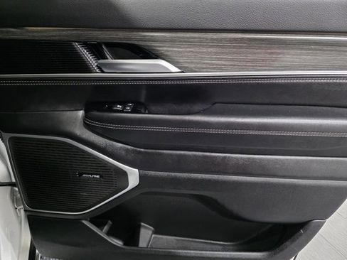 Used 2023 Jeep Wagoneer Series III w/ Preferred Equipment Group image 12