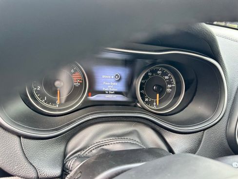 Used 2023 Jeep Cherokee Altitude Lux image 8