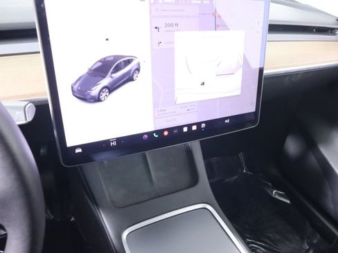 Used 2022 Tesla Model Y Long Range image 13