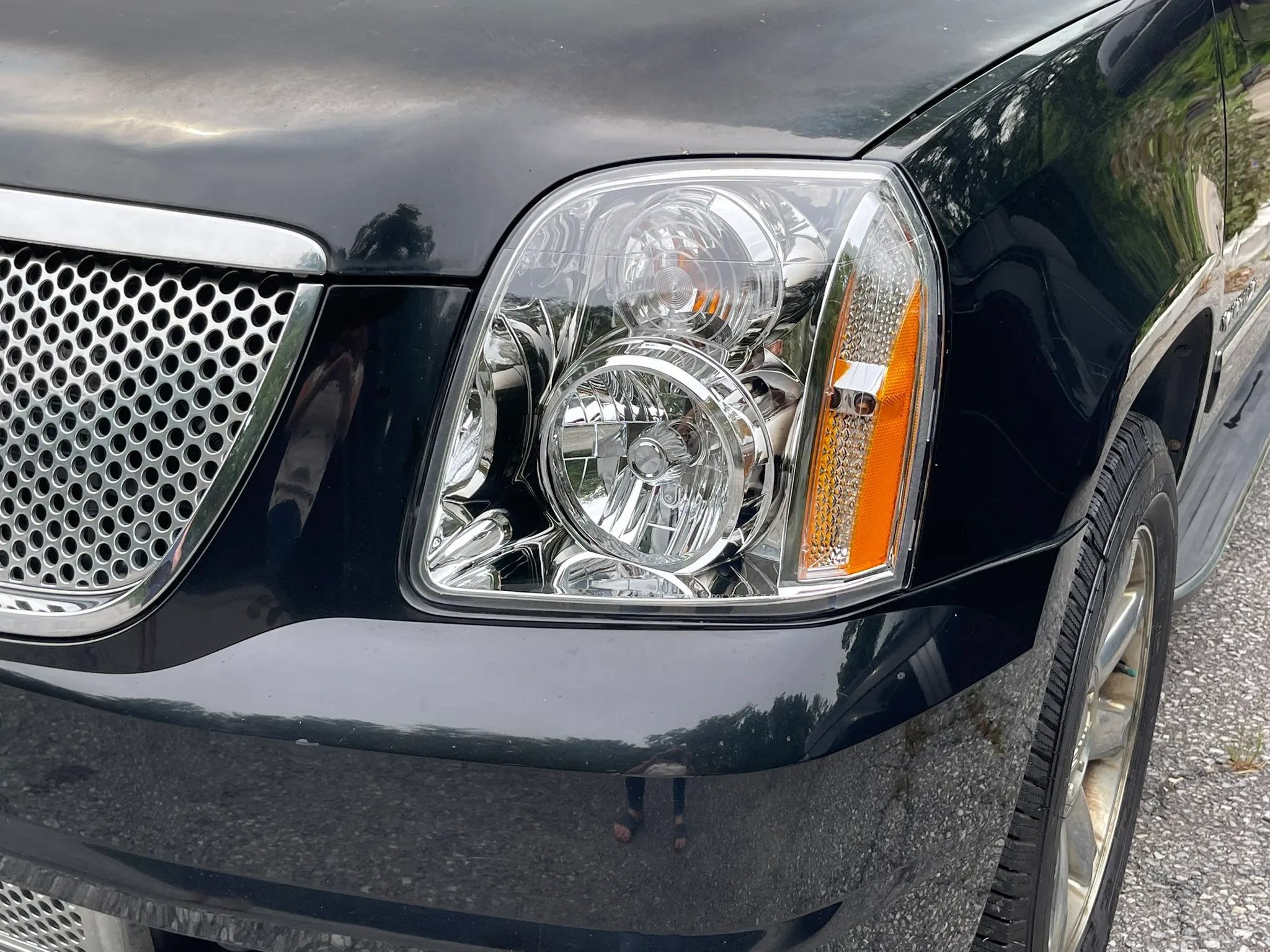 Used 2013 GMC Yukon XL Denali AWD/4WD image 6