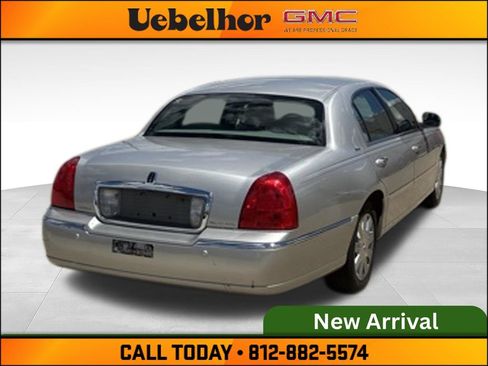 Used 2004 Lincoln Town Car Ultimate RWD image 6