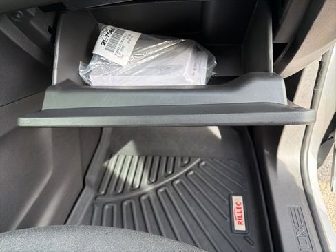 Used 2020 Chevrolet Equinox LT w/ Driver Convenience Package image 38