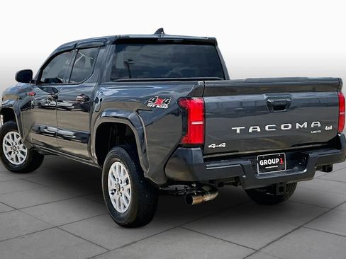 Used 2025 Toyota Tacoma SR image 12