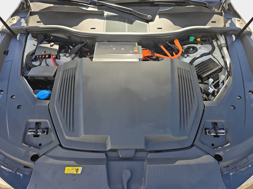 Used 2024 Audi Q8 e-tron Premium AWD/4WD image 34