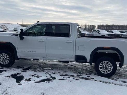 Used 2024 GMC Sierra 2500 SLE w/ SLE Convenience Package image 2