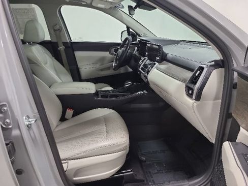 Used 2023 Kia Sorento S w/ Panoramic Sunroof Package AWD/4WD image 16