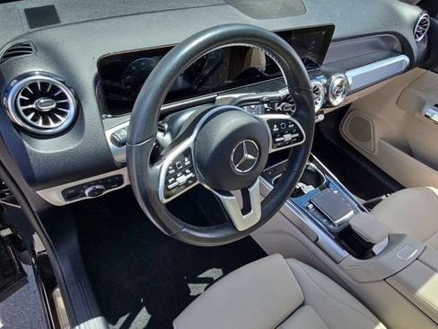 Used 2022 Mercedes-Benz GLB 250 image 10