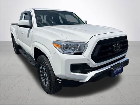 Used 2022 Toyota Tacoma SR w/ SR Convenience Package RWD image 4