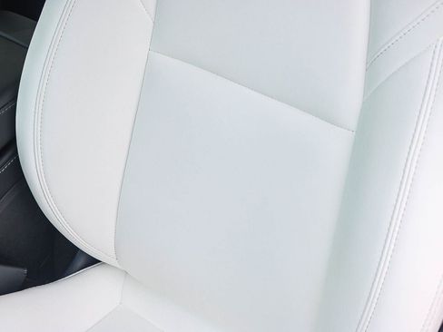 Used 2022 Tesla Model Y Performance image 23