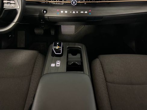 Used 2024 Nissan Ariya FWD image 16