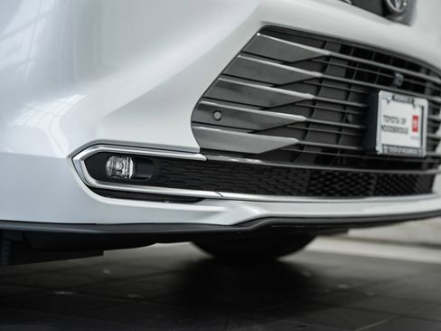 New 2026 Toyota Sienna Platinum image 15