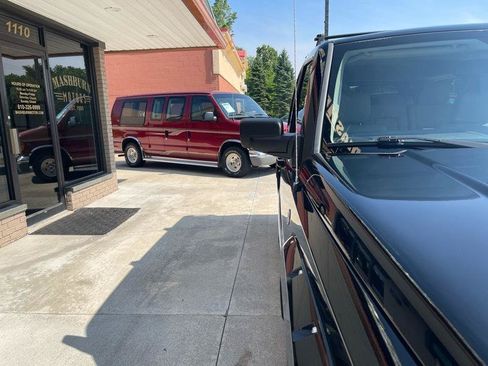Used 2007 Jeep Commander Limited w/ Trailer Tow Group IV AWD/4WD image 6