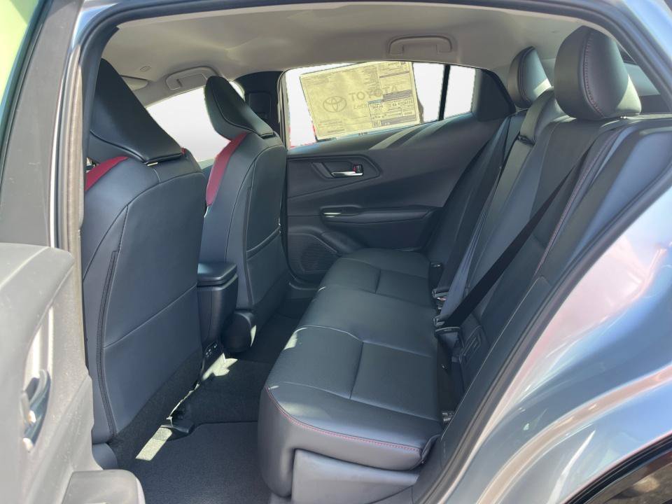 New 2026 Toyota Prius Plug-In Hybrid FWD image 10