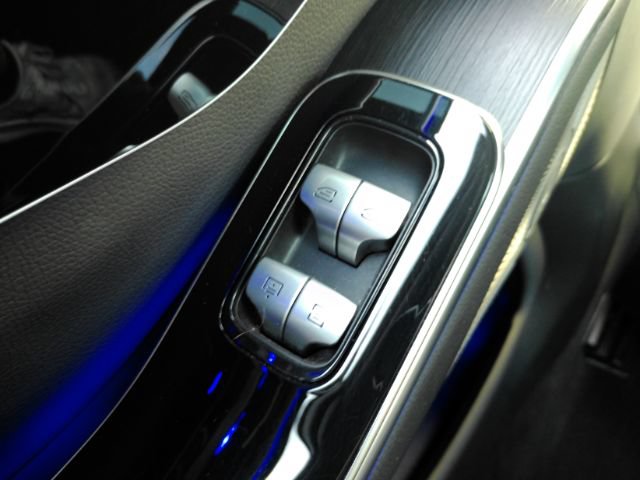 Used 2022 Mercedes-Benz S 500 4MATIC w/ AMG Line Package image 37
