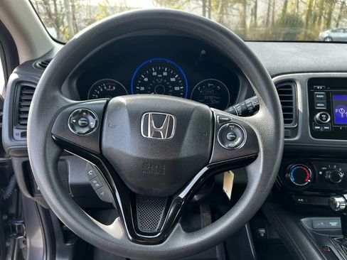 Used 2021 Honda HR-V LX image 16