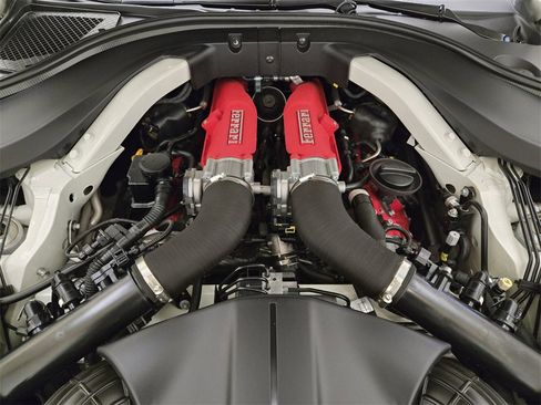 Used 2022 Ferrari Roma image 28