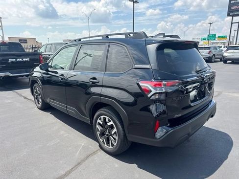 Used 2025 Subaru Forester Premium AWD/4WD image 7