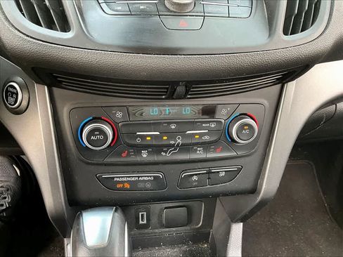 Used 2019 Ford Escape SEL AWD/4WD image 16