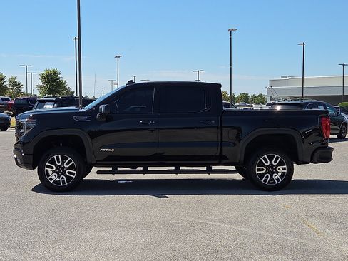 Used 2024 GMC Sierra 1500 AT4 w/ Technology Package AWD/4WD image 3