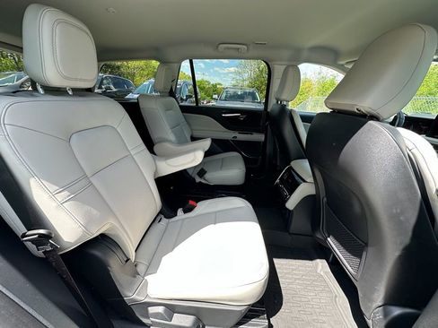 New 2026 Lincoln Aviator AWD image 24