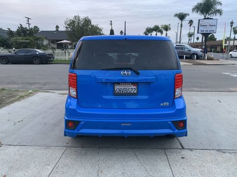 Used 2011 Scion xB image 4