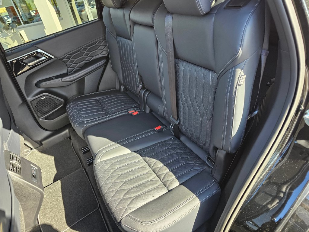 New 2026 Mitsubishi Outlander SEL AWD/4WD image 13