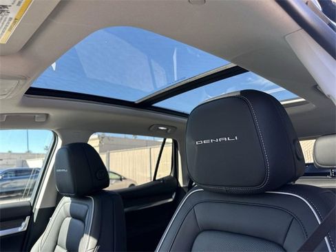 New 2026 GMC Terrain Denali w/ LPO, Black Badging Package image 7