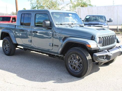 New 2026 Jeep Gladiator Sport AWD/4WD image 3