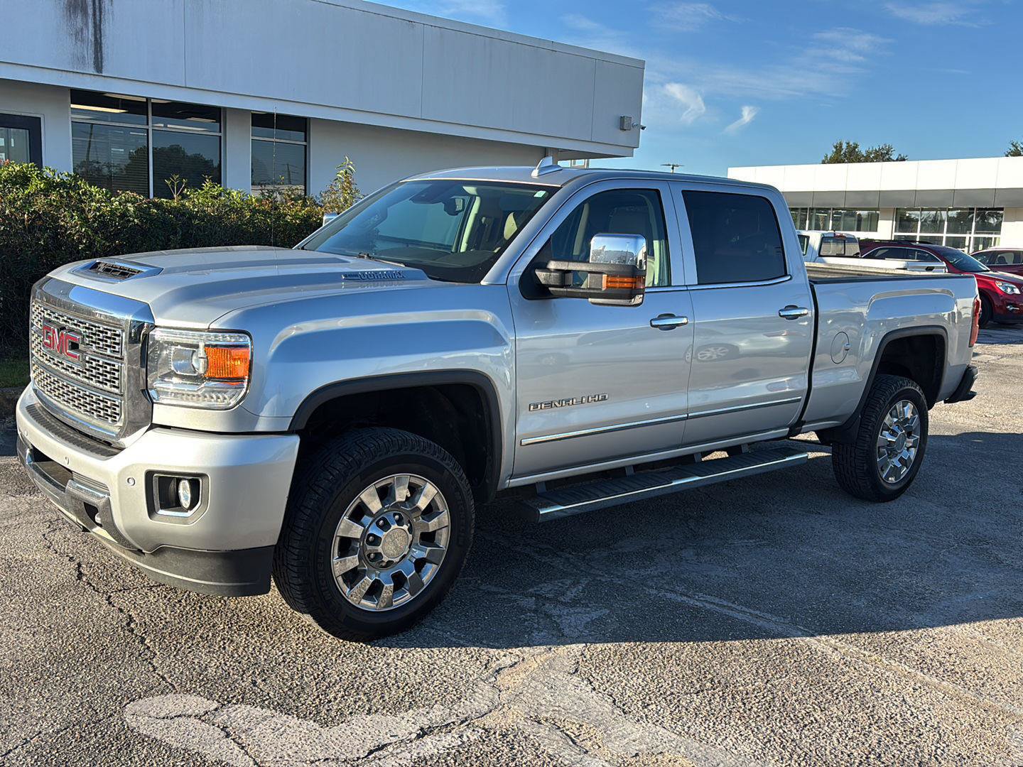 Used 2018 GMC Sierra 2500 Denali w/ Duramax Plus Package AWD/4WD image 3