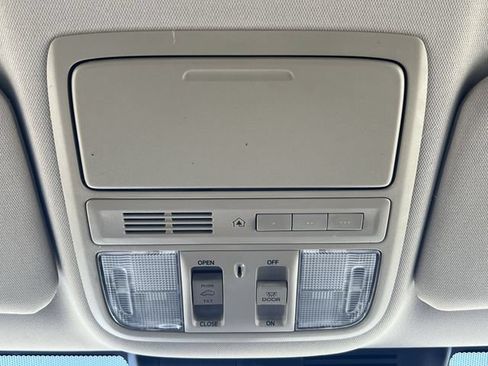 Used 2018 Honda CR-V Touring image 31