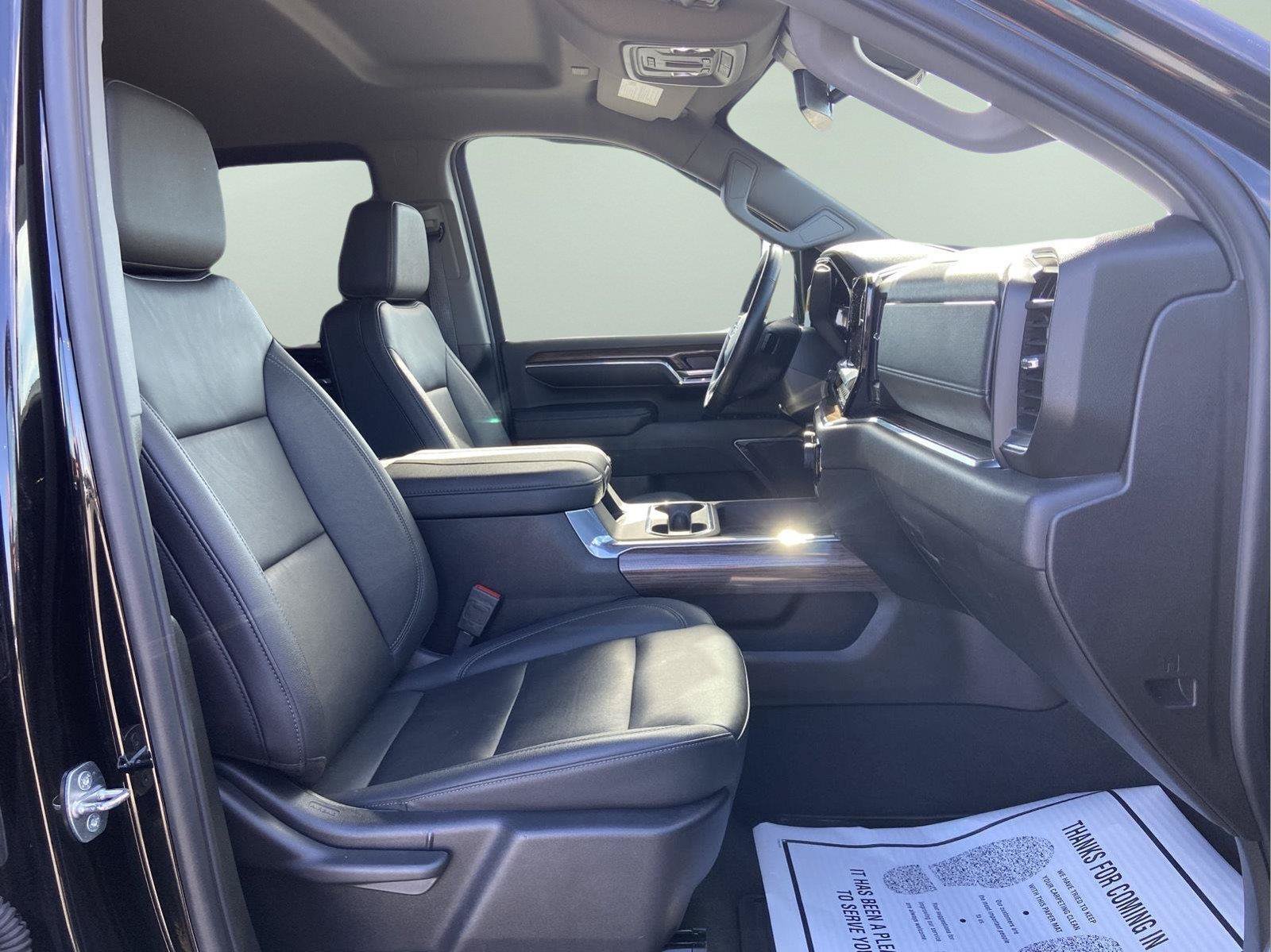 Used 2024 Chevrolet Silverado 3500 LT w/ Midnight Edition AWD/4WD image 17
