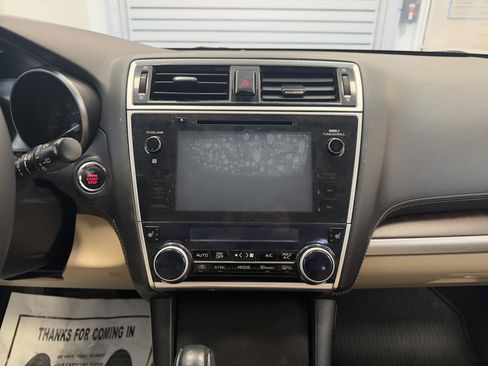 Used 2018 Subaru Outback 2.5i Limited image 34