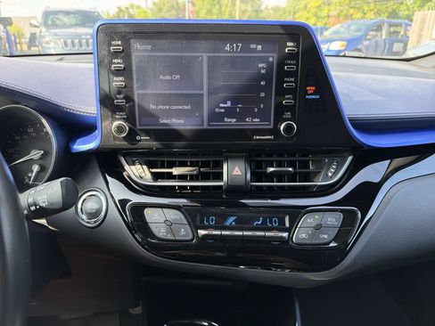 Used 2022 Toyota C-HR XLE FWD image 27