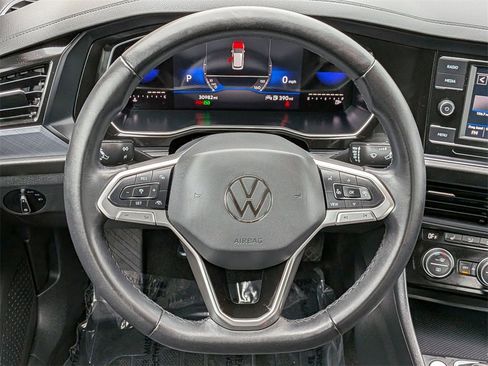 Used 2024 Volkswagen Jetta SE image 23