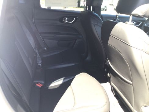 New 2025 Jeep Compass Limited w/ Sun and Sound Group image 8