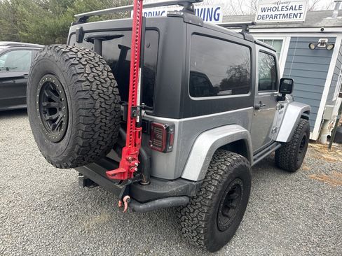 Used 2018 Jeep Wrangler Sport image 7