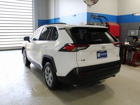 Used 2021 Toyota RAV4 LE image 33