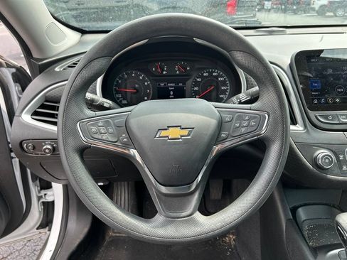 Used 2023 Chevrolet Malibu LS FWD image 17