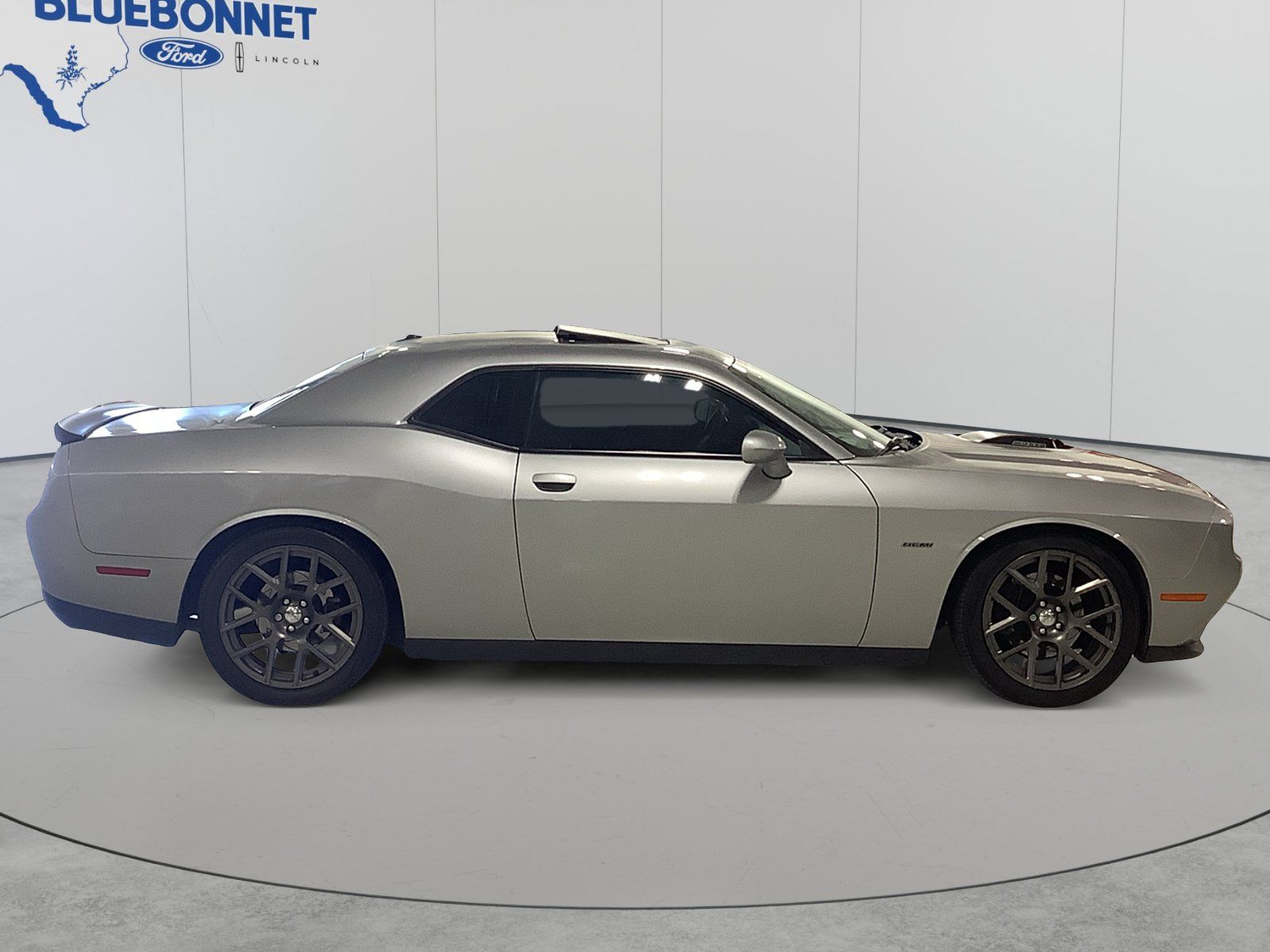 Used 2016 Dodge Challenger R/T Plus RWD image 3