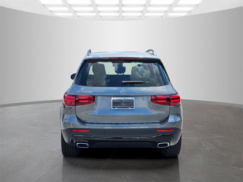 Used 2026 Mercedes-Benz GLB 250 image 5
