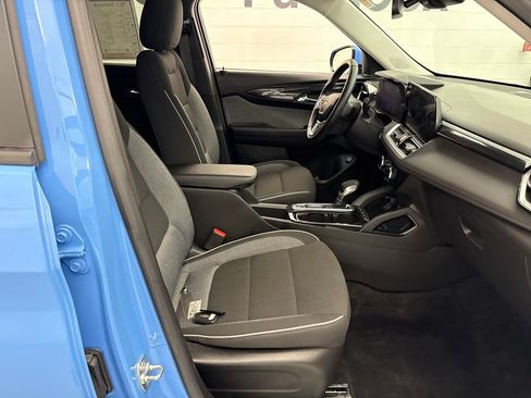Used 2024 Chevrolet TrailBlazer LT w/ Convenience Package AWD/4WD image 24