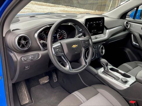 Used 2025 Chevrolet Blazer LT AWD/4WD image 14