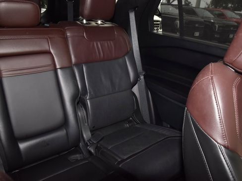 Used 2023 Ford Explorer Platinum w/ Technology Package RWD image 23