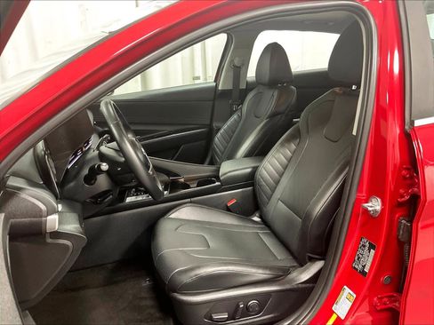 Used 2022 Hyundai Elantra Limited image 10