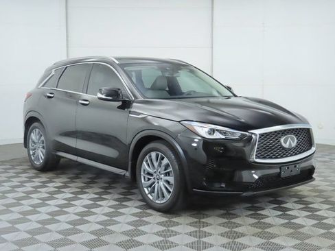 Used 2025 INFINITI QX50 Luxe AWD/4WD image 3