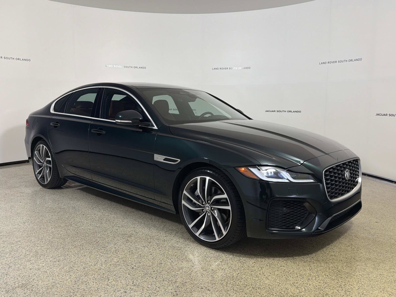 Certified 2024 Jaguar XF R-Dynamic SE AWD/4WD image 7