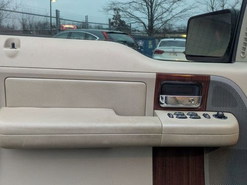 Used 2005 Ford F150 Lariat image 13