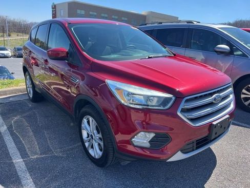 Used 2017 Ford Escape SE image 5