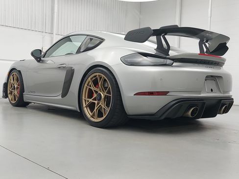 Certified 2025 Porsche 718 Cayman GT4 RS RWD image 3