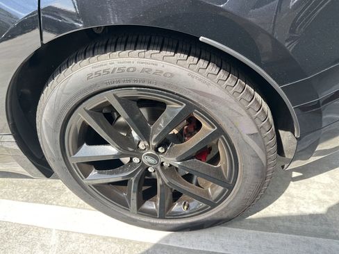 Certified 2025 Land Rover Range Rover Velar Dynamic SE image 8